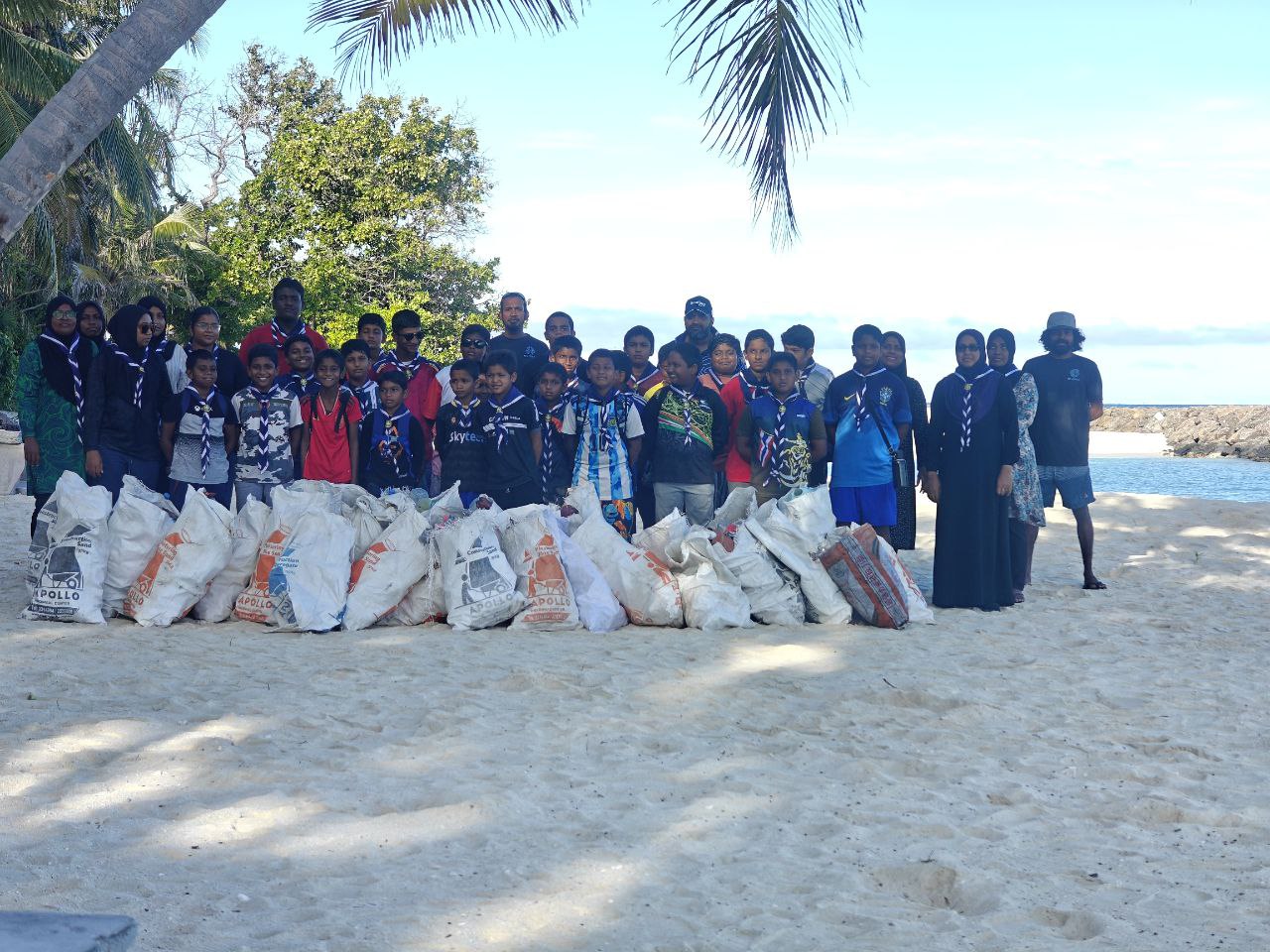 Baa Atoll School Scouts and community members after cleaning Dharavandhoo beach